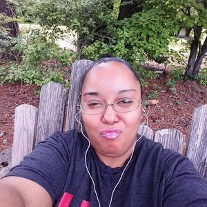 Meet your Posher, Joy